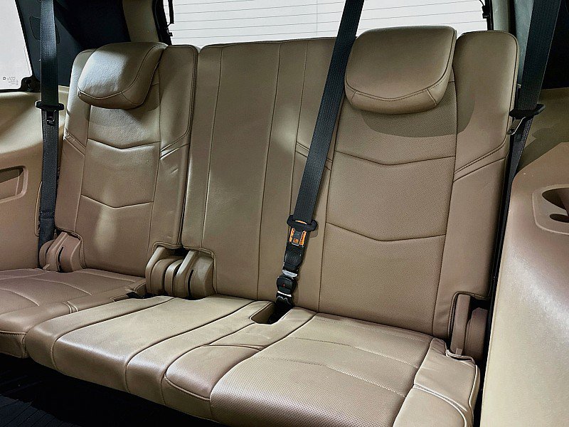 Used 2019 Cadillac Escalade Platinum w/ Escalade Sport Edition AWD/4WD image 22