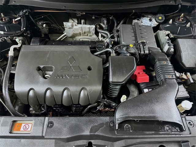 Used 2014 Mitsubishi Outlander ES image 27