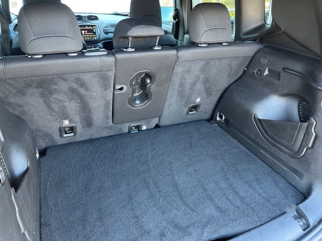 Used 2022 Jeep Renegade Altitude w/ Convenience Group image 24