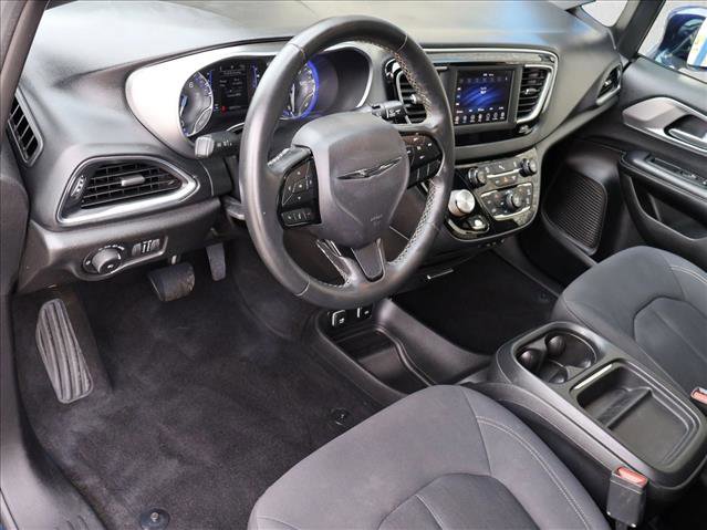 Used 2019 Chrysler Pacifica Touring Plus w/ S Appearance Package FWD image 7