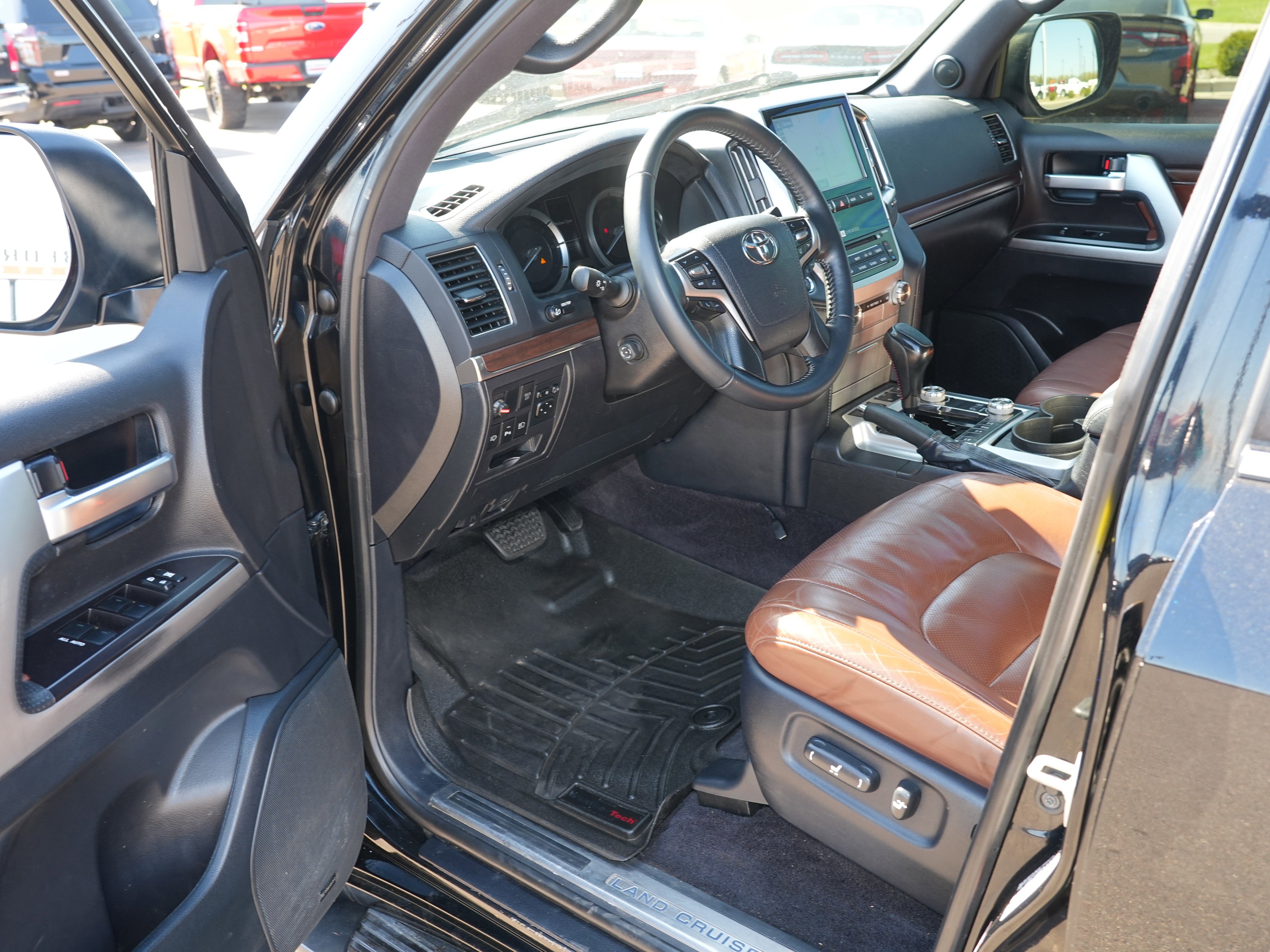 Used 2016 Toyota Land Cruiser AWD/4WD image 13