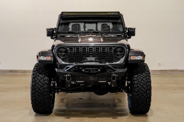 Used 2025 Jeep Gladiator Sport image 2