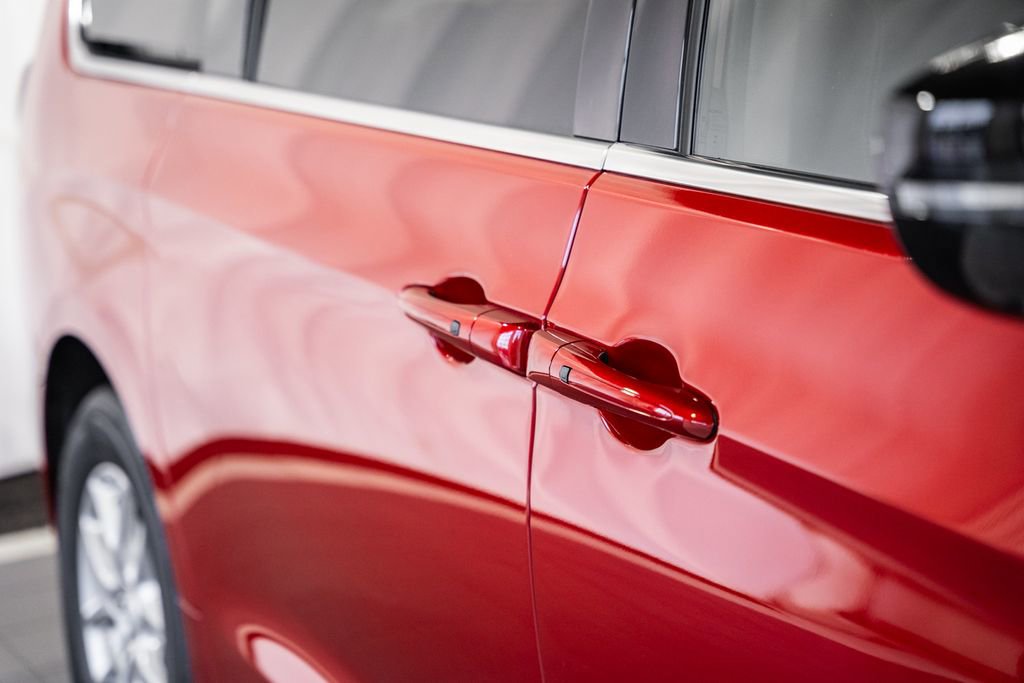 New 2026 Chrysler Pacifica Select image 11