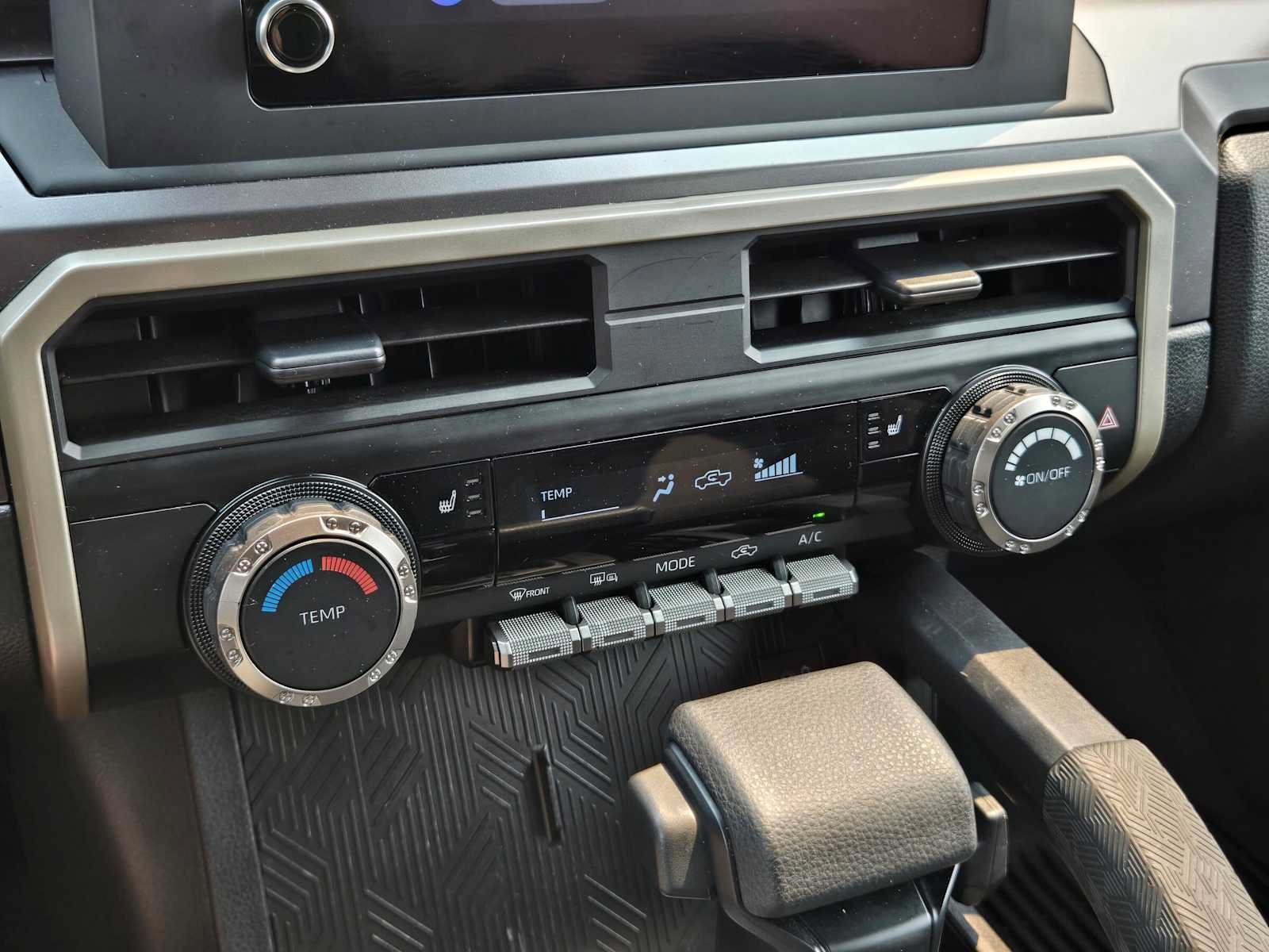 Certified 2026 Toyota Tacoma SR5 AWD/4WD image 29