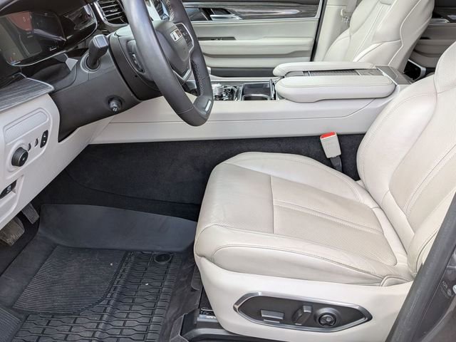 Used 2022 Jeep Wagoneer Series III w/ Premium Group I image 12