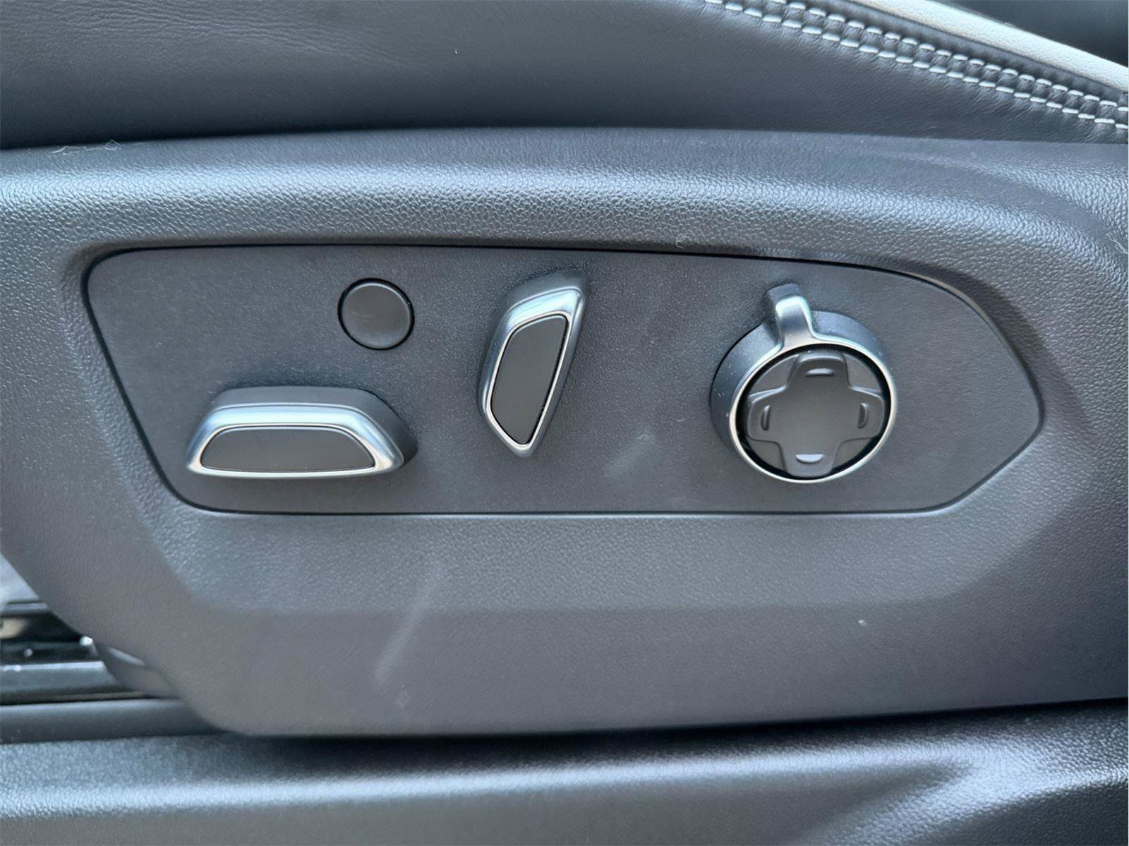 New 2026 GMC Yukon XL AT4 Ultimate image 19