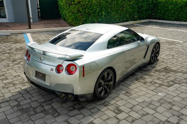 Used 2010 Nissan GT-R Premium AWD/4WD image 28
