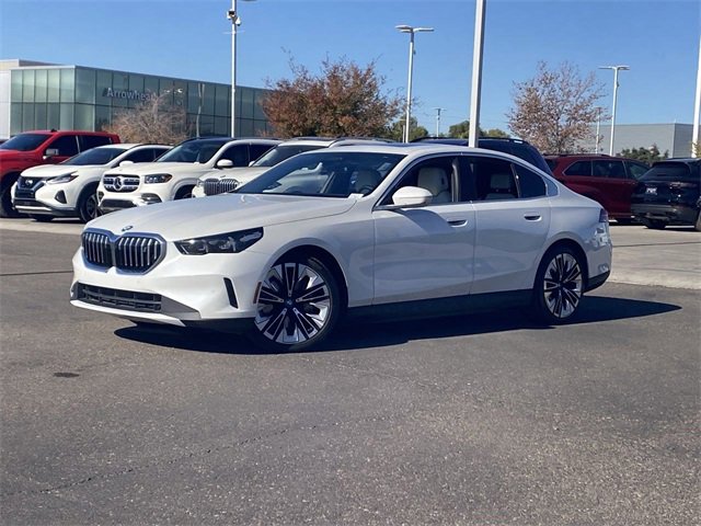 Certified 2024 BMW i5 eDrive40i w/ M Sport Package image 2