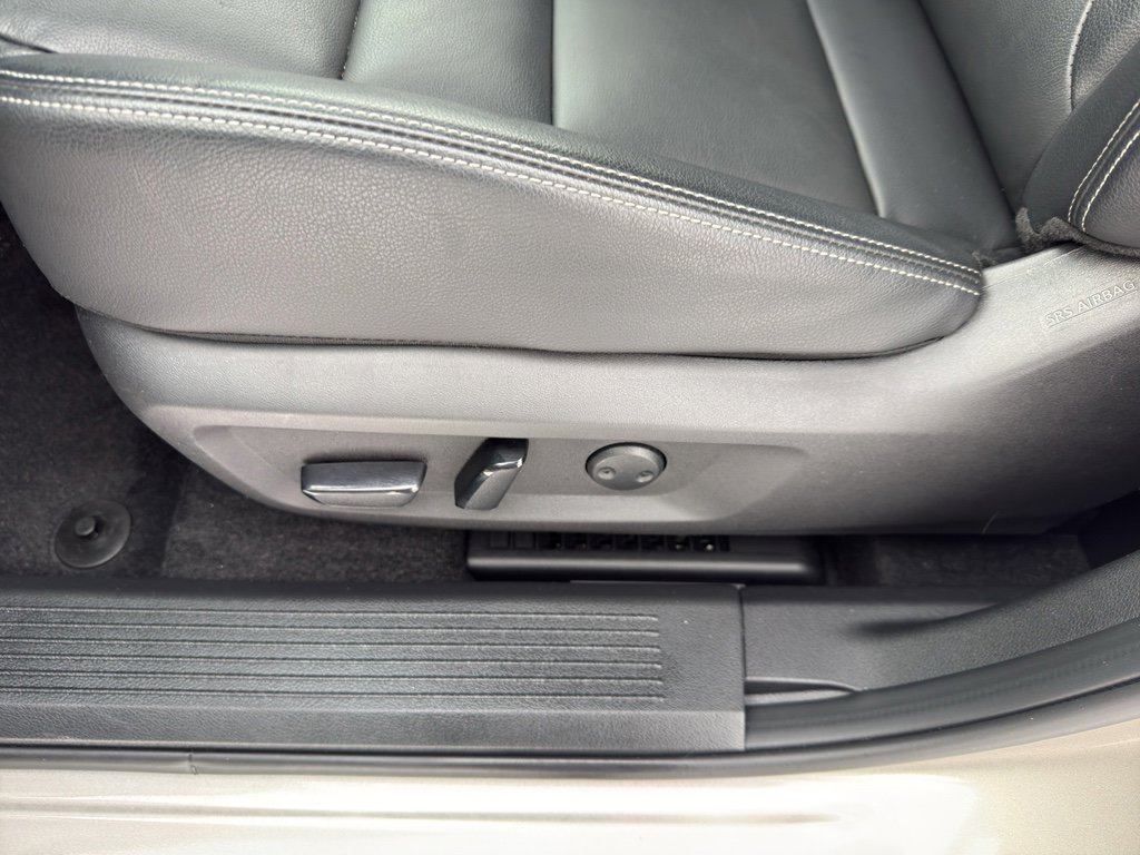 Certified 2025 Nissan Rogue SL image 15