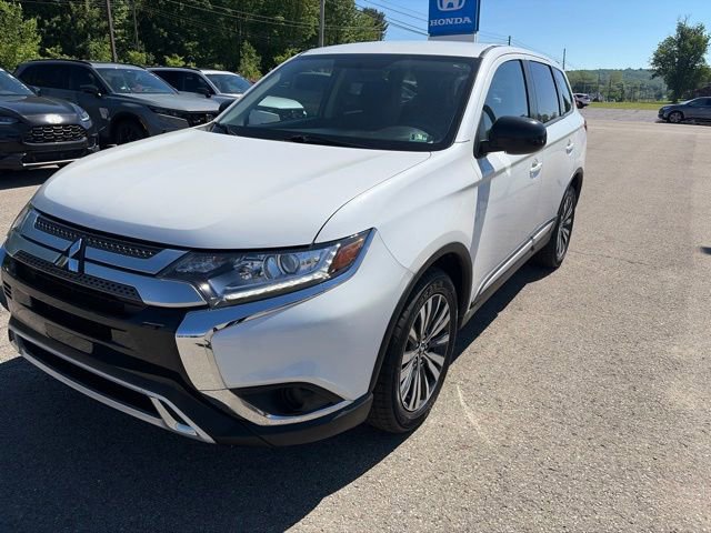 Used 2020 Mitsubishi Outlander ES AWD/4WD image 2