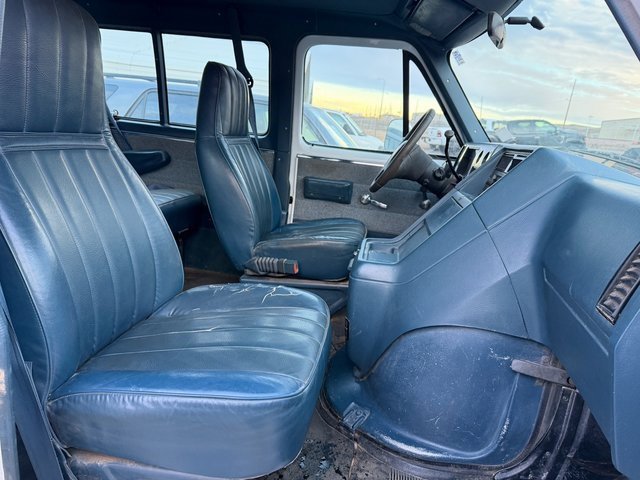 Used 1995 Chevrolet G30 Extended Sportvan image 25