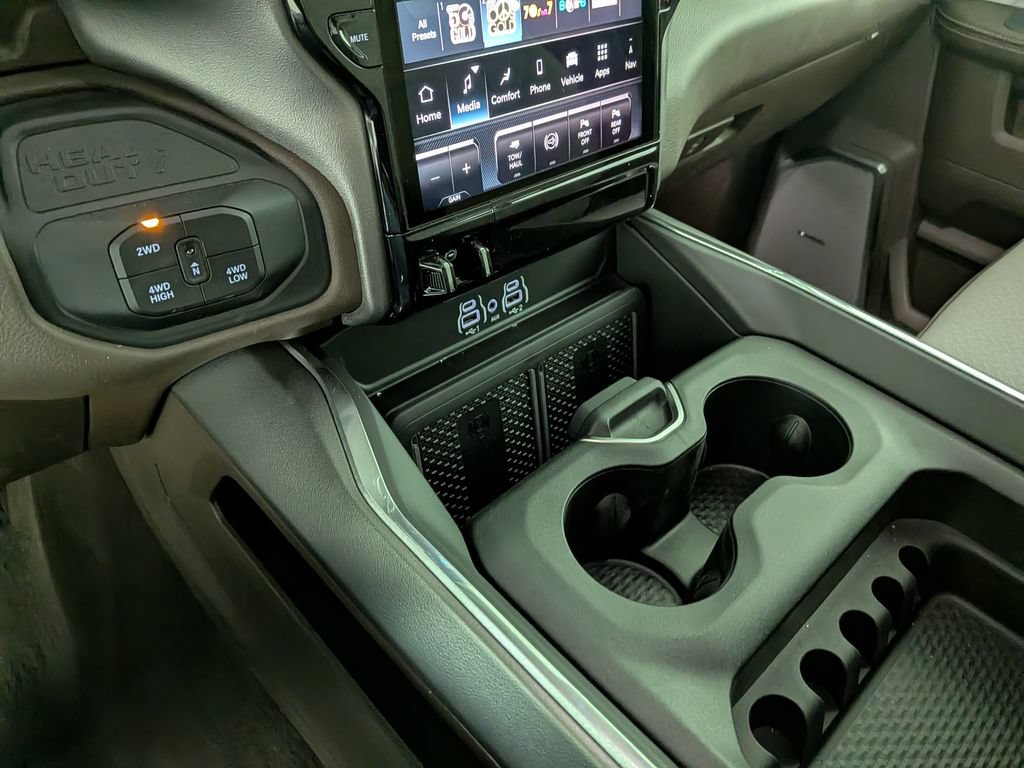 New 2026 RAM 3500 Laramie AWD/4WD image 24