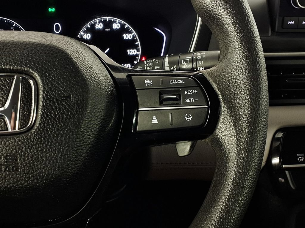 Used 2023 Honda Pilot LX image 19