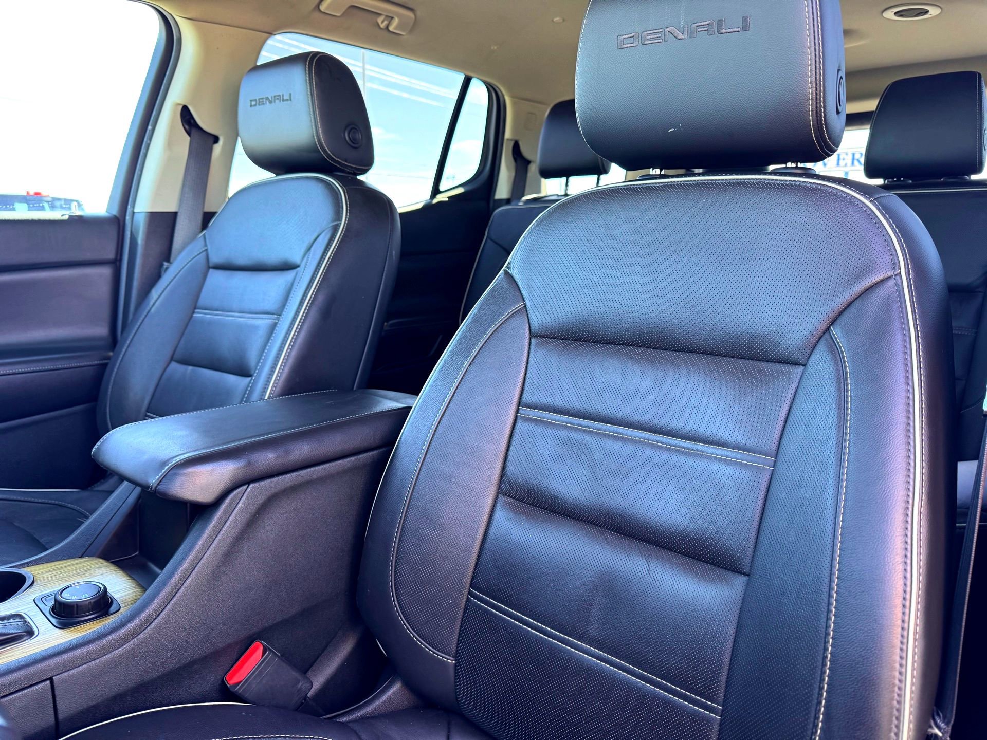 Used 2017 GMC Acadia Denali w/ Technology Package FWD image 13