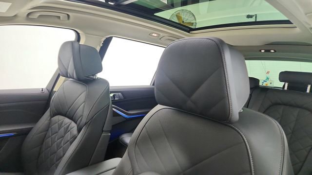 Used 2026 BMW X7 xDrive40i image 36