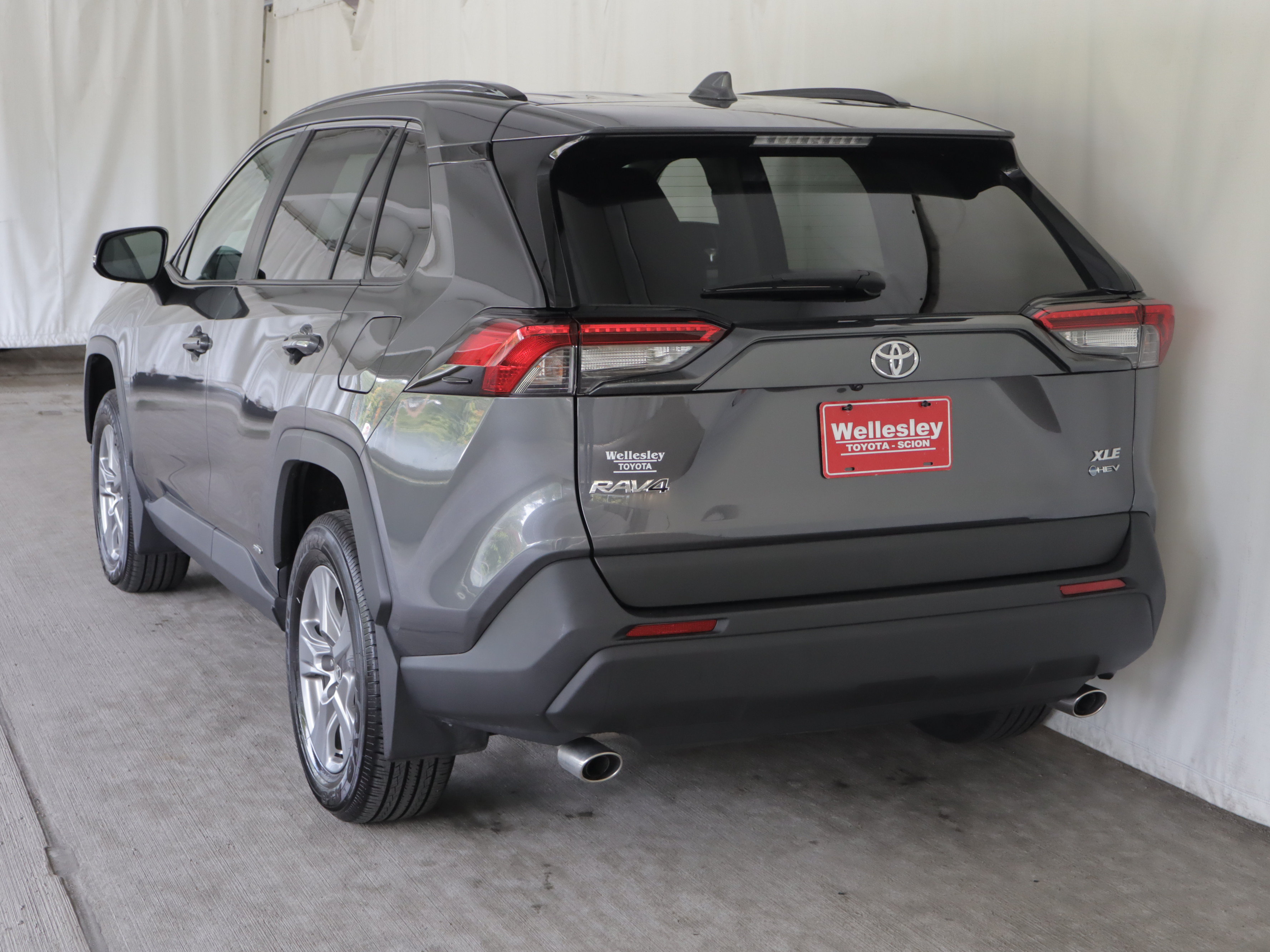 Used 2025 Toyota RAV4 XLE AWD/4WD image 24