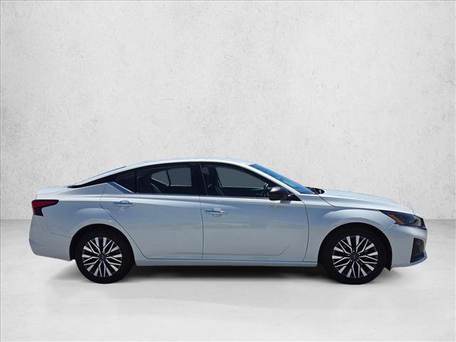 Used 2024 Nissan Altima 2.5 SV FWD image 4