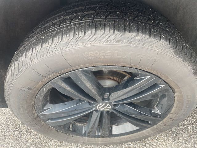 Used 2023 Volkswagen Atlas Cross Sport SEL R-Line image 9