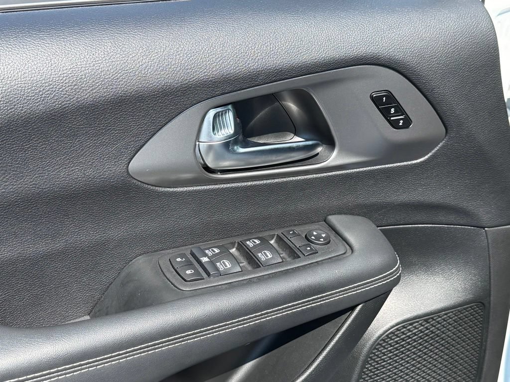 Used 2026 Chrysler Pacifica Select FWD image 21