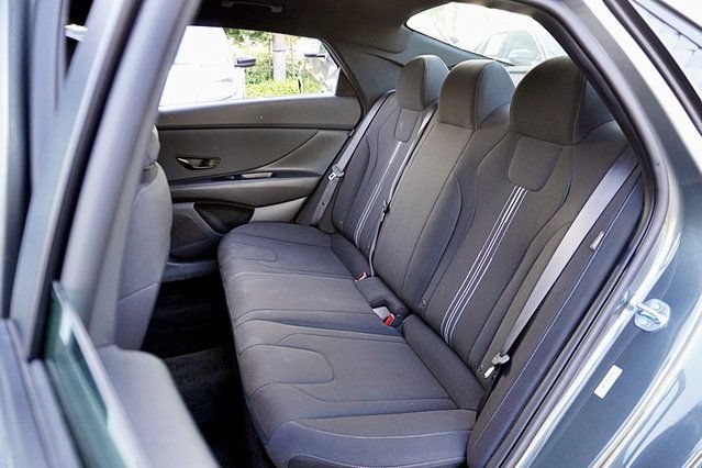 Certified 2026 Hyundai Elantra Sport FWD image 15