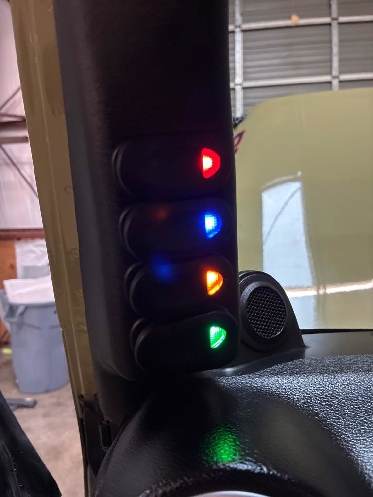 Used 2013 Jeep Wrangler Unlimited Rubicon image 26