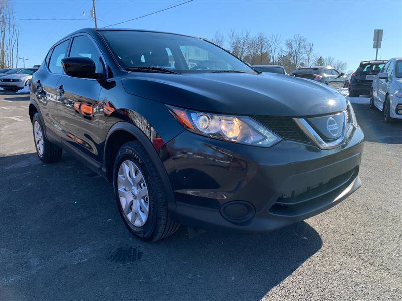 Used 2019 Nissan Rogue Sport S image 3