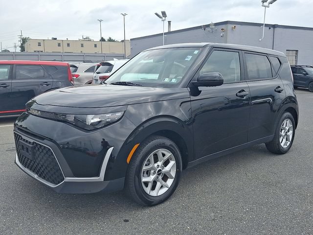 Used 2025 Kia Soul LX w/ LX Technology Package