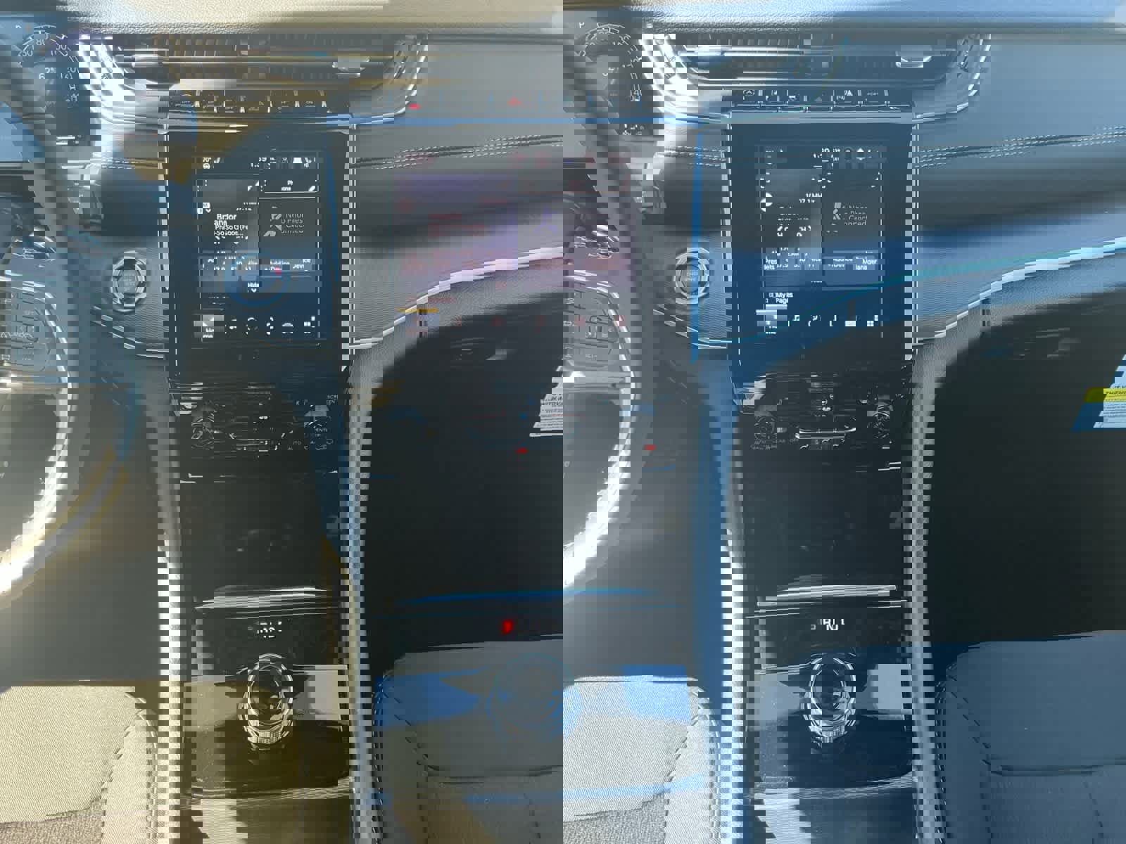 New 2025 Jeep Grand Cherokee Laredo w/ Luxury Tech Group I image 12