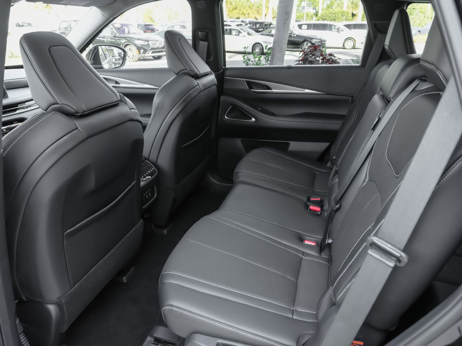 Certified 2026 INFINITI QX60 Luxe w/ Cargo Package FWD image 32