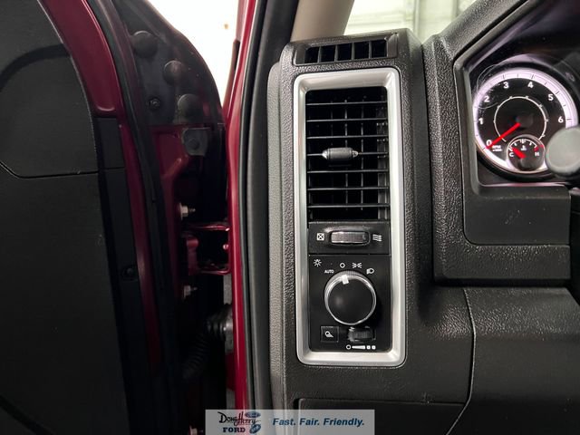 Used 2021 RAM 1500 Classic SLT image 25