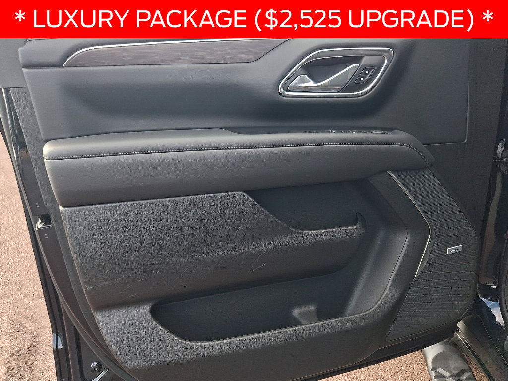 Used 2023 Chevrolet Tahoe Z71 w/ Luxury Package AWD/4WD image 14