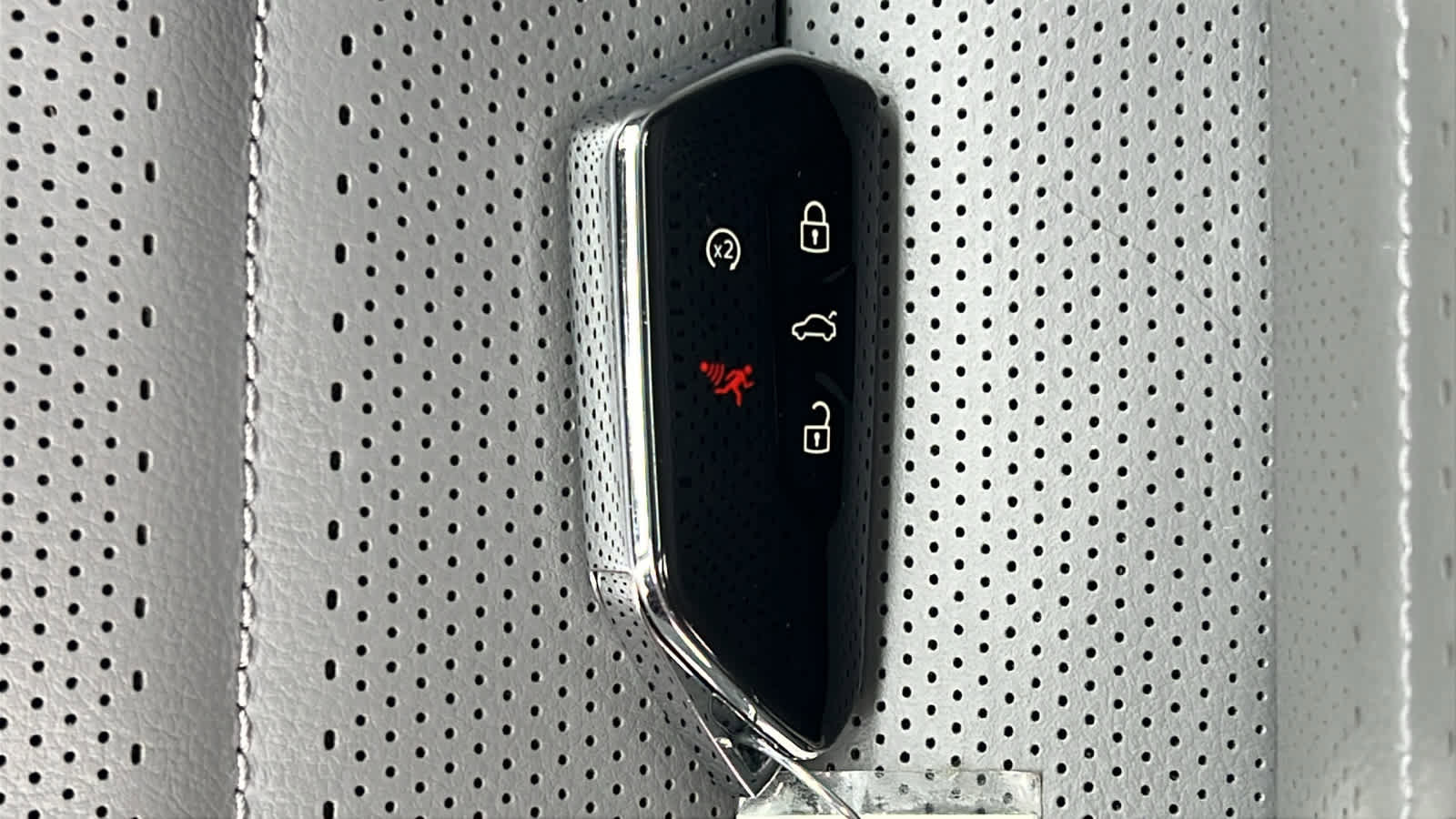 Used 2024 Volkswagen Atlas Cross Sport SEL R-Line image 29