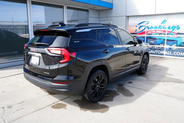 Used 2022 GMC Terrain SLE w/ Driver Convenience Package image 34