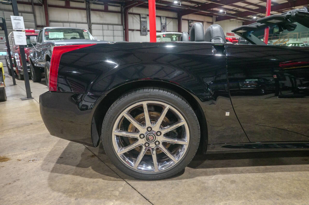 Used 2008 Cadillac XLR V RWD image 9