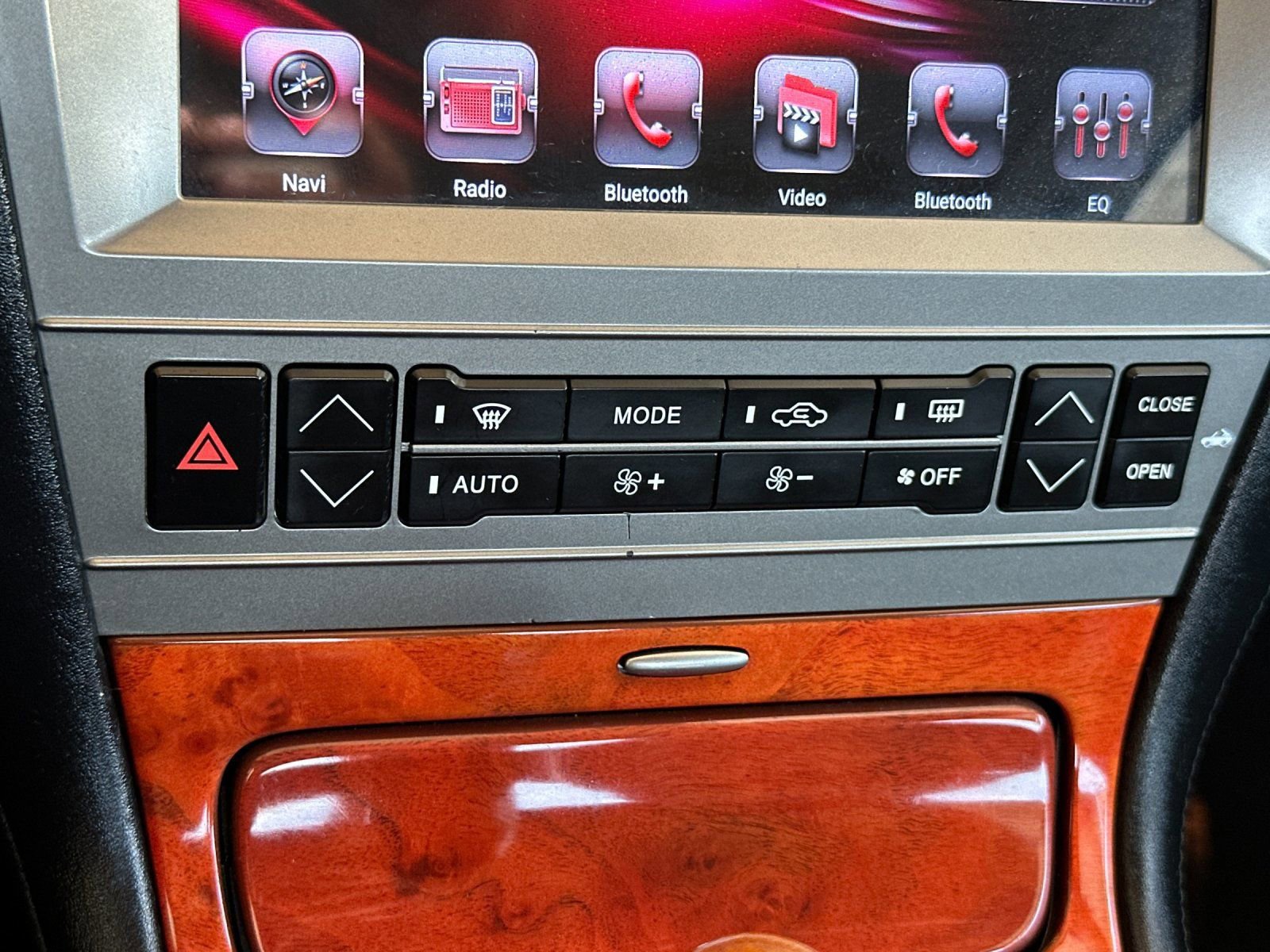 Used 2002 Lexus SC 430 Convertible RWD image 22