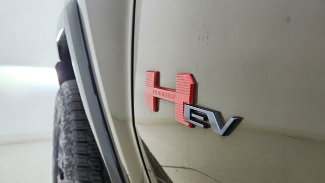 Used 2025 GMC Hummer EV 2X w/ LPO, Sport Package image 17