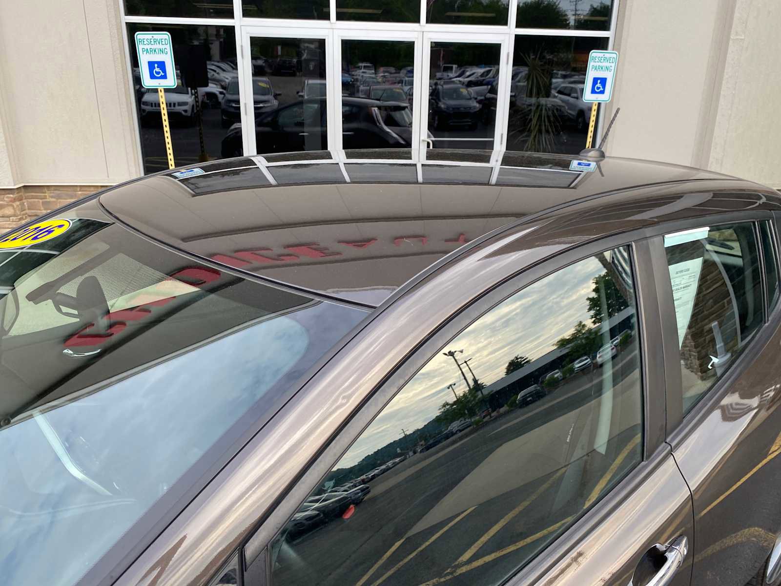 Used 2016 Nissan Leaf SV FWD image 5