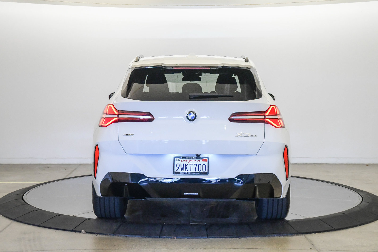 Used 2026 BMW X3 xDrive30i w/ M Sport Package AWD/4WD image 3