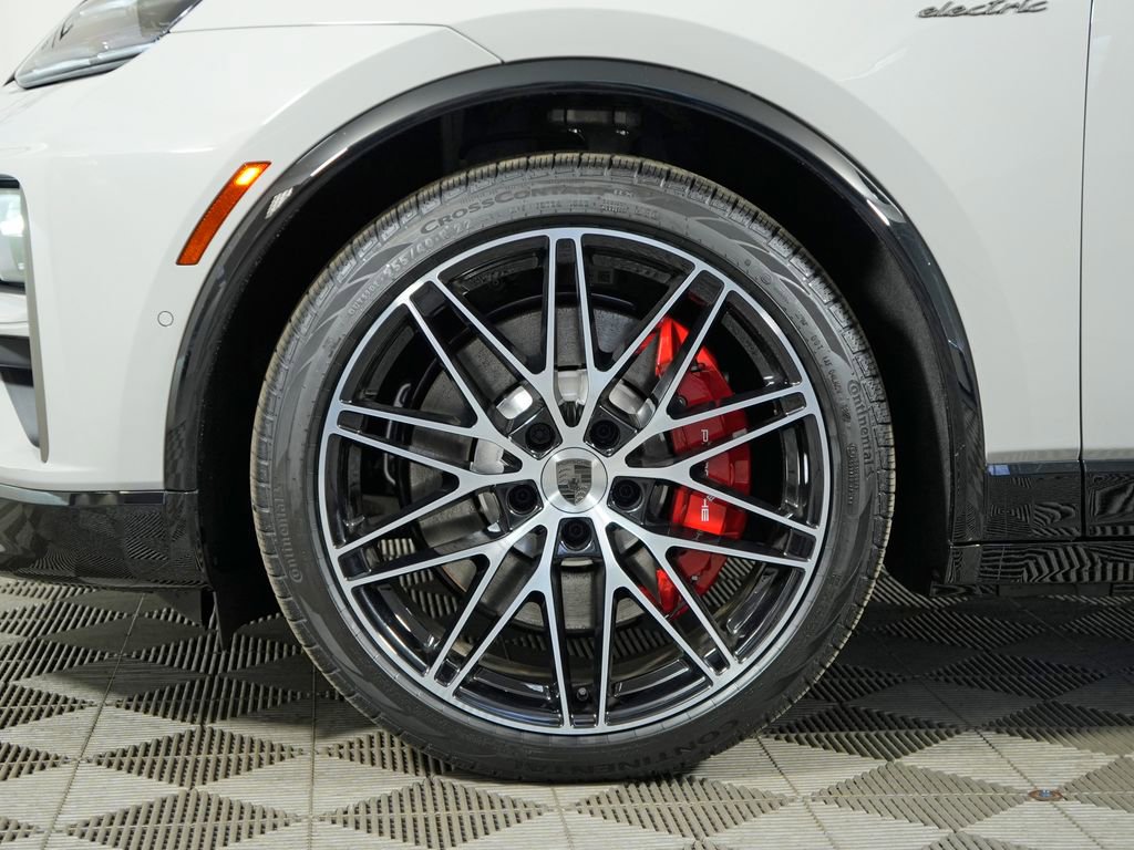 New 2026 Porsche Macan Turbo Electric image 40