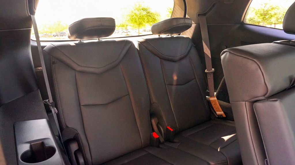 Used 2025 Cadillac XT6 Luxury FWD image 16