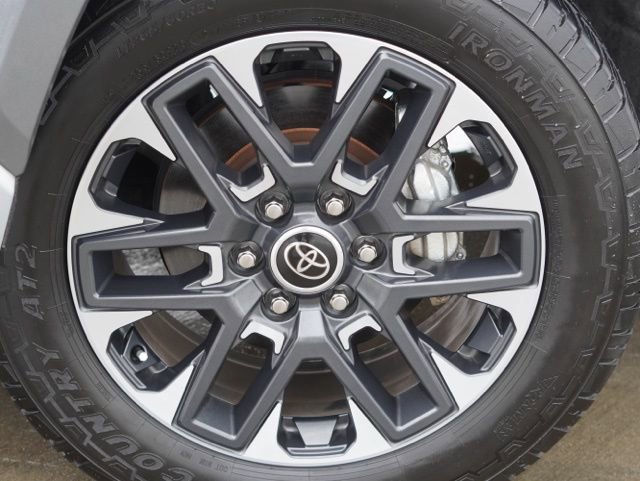Used 2023 Toyota Tundra Limited image 17
