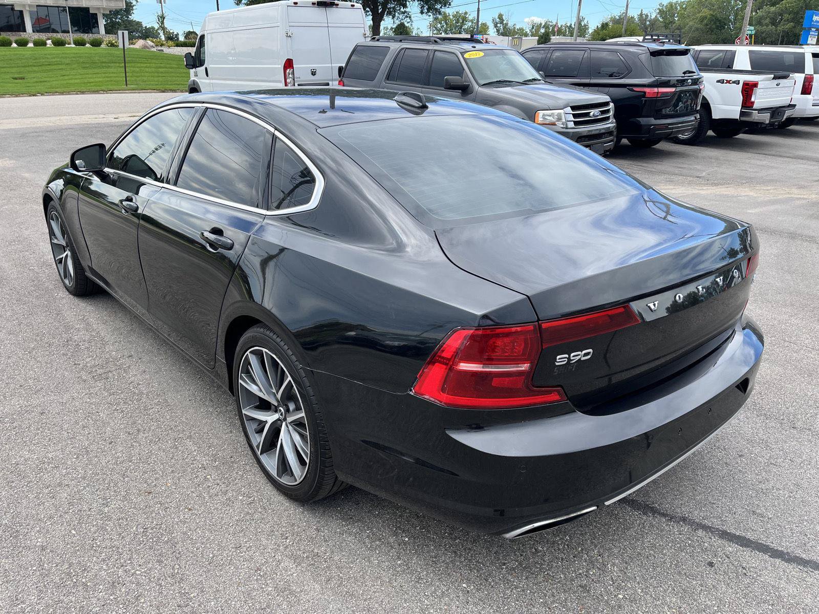 Used 2017 Volvo S90 T6 Momentum w/ Vision Package AWD/4WD image 7