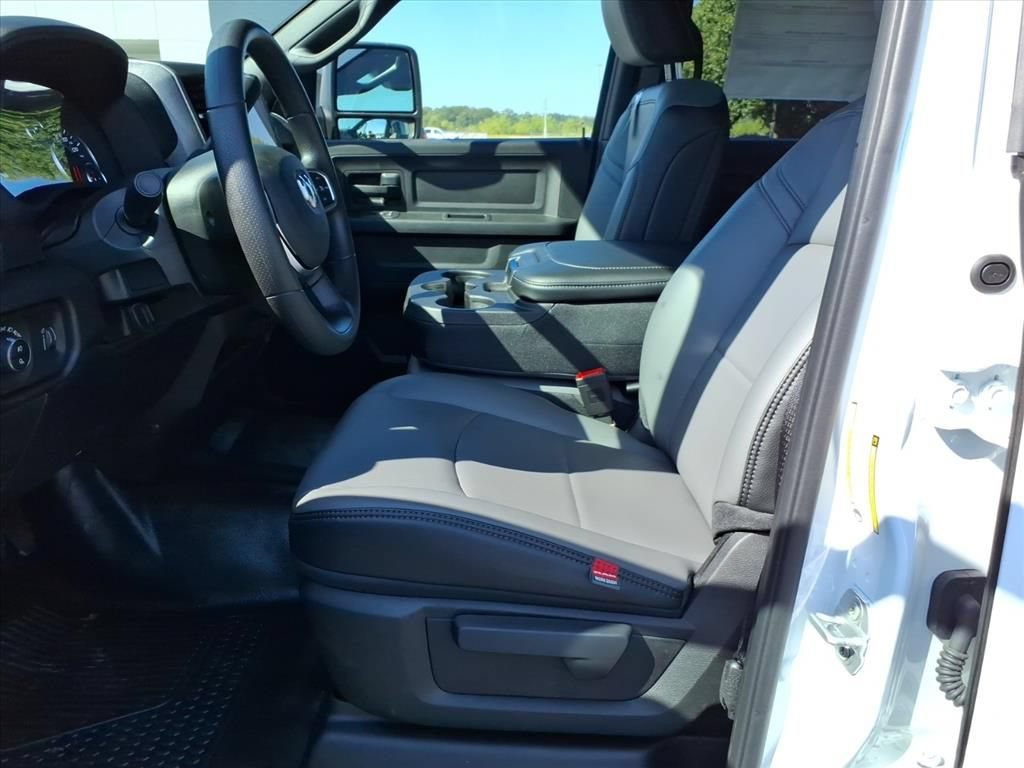 New 2026 RAM 2500 Tradesman w/ Chrome Appearance Group AWD/4WD image 14