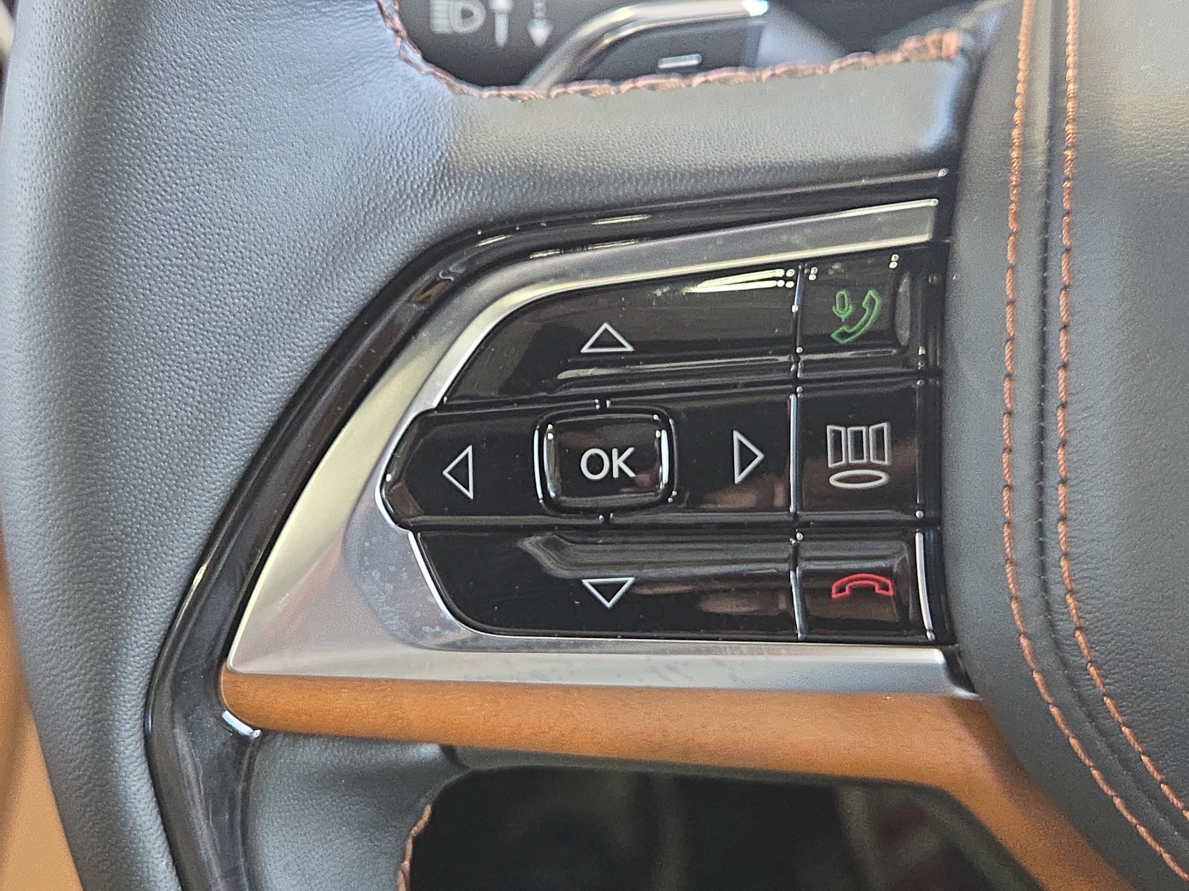 New 2025 Jeep Grand Cherokee L Summit AWD/4WD image 28