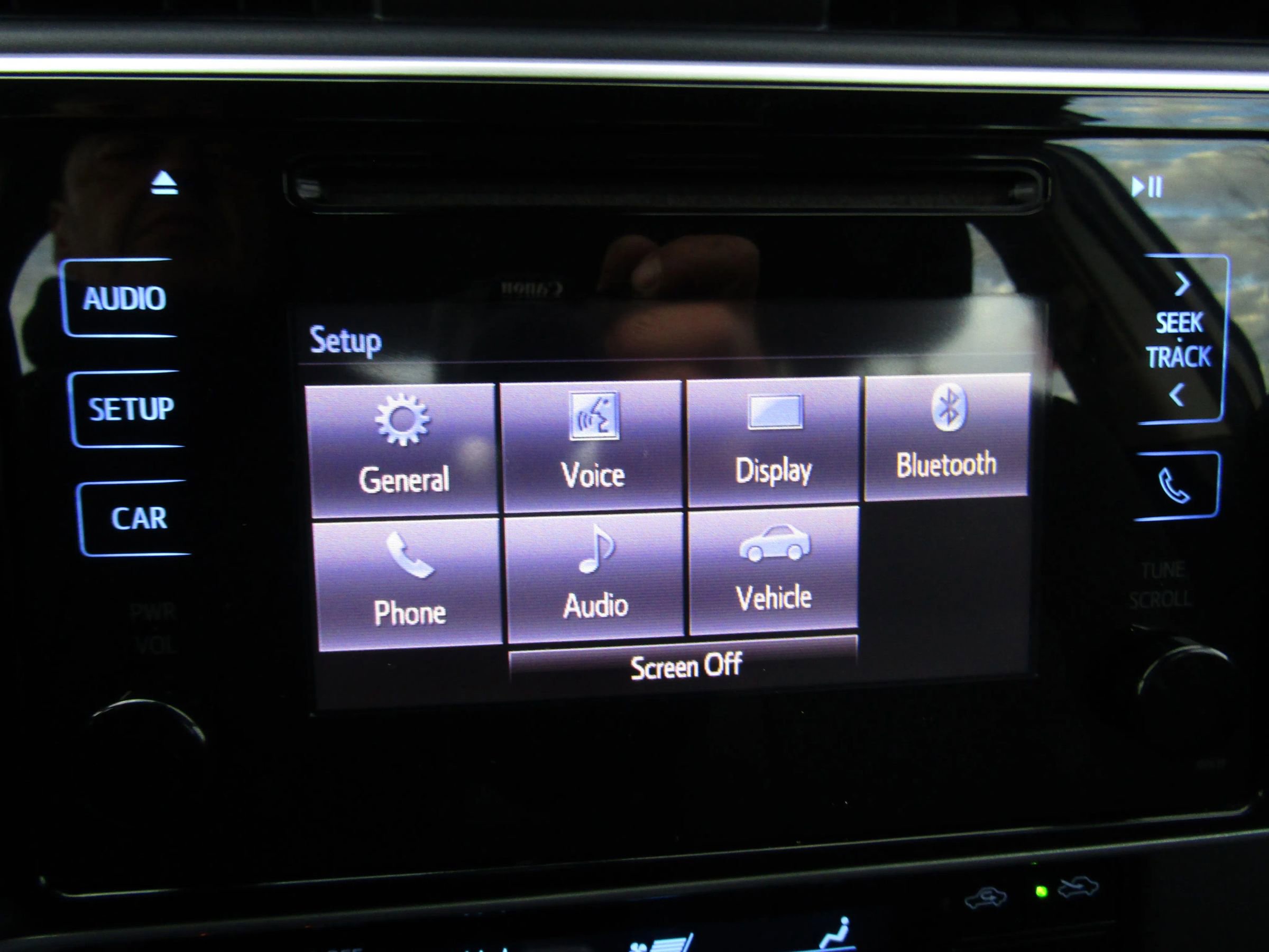 Used 2017 Toyota Corolla LE w/ Carpet Mat Package (TMS) image 27