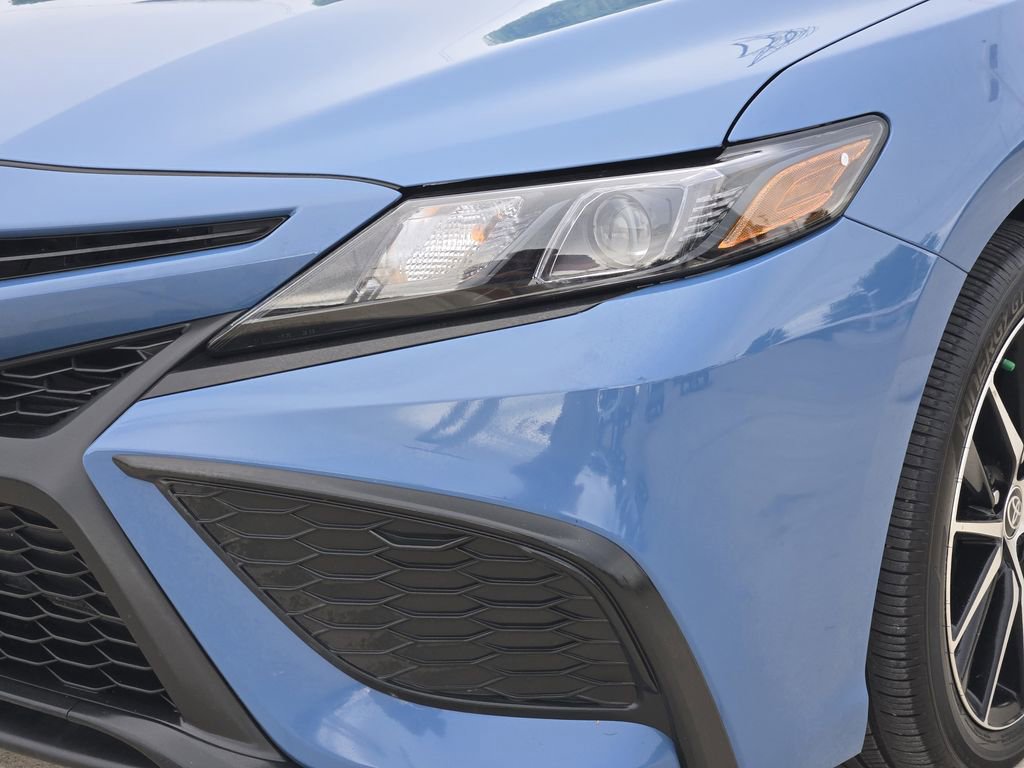 Used 2024 Toyota Camry SE w/ Cold Weather Package FWD image 10