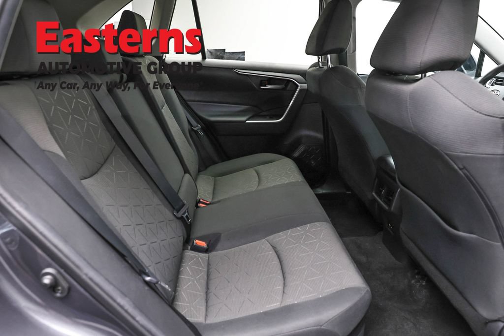 Used 2021 Toyota RAV4 XLE AWD/4WD image 23