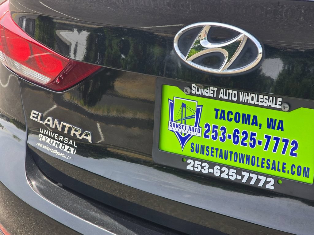 Used 2017 Hyundai Elantra SE FWD image 17