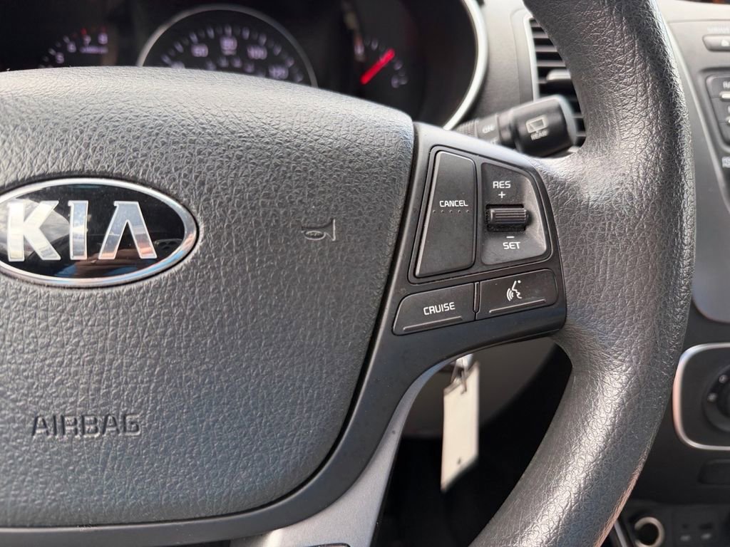 Used 2015 Kia Sorento LX image 24