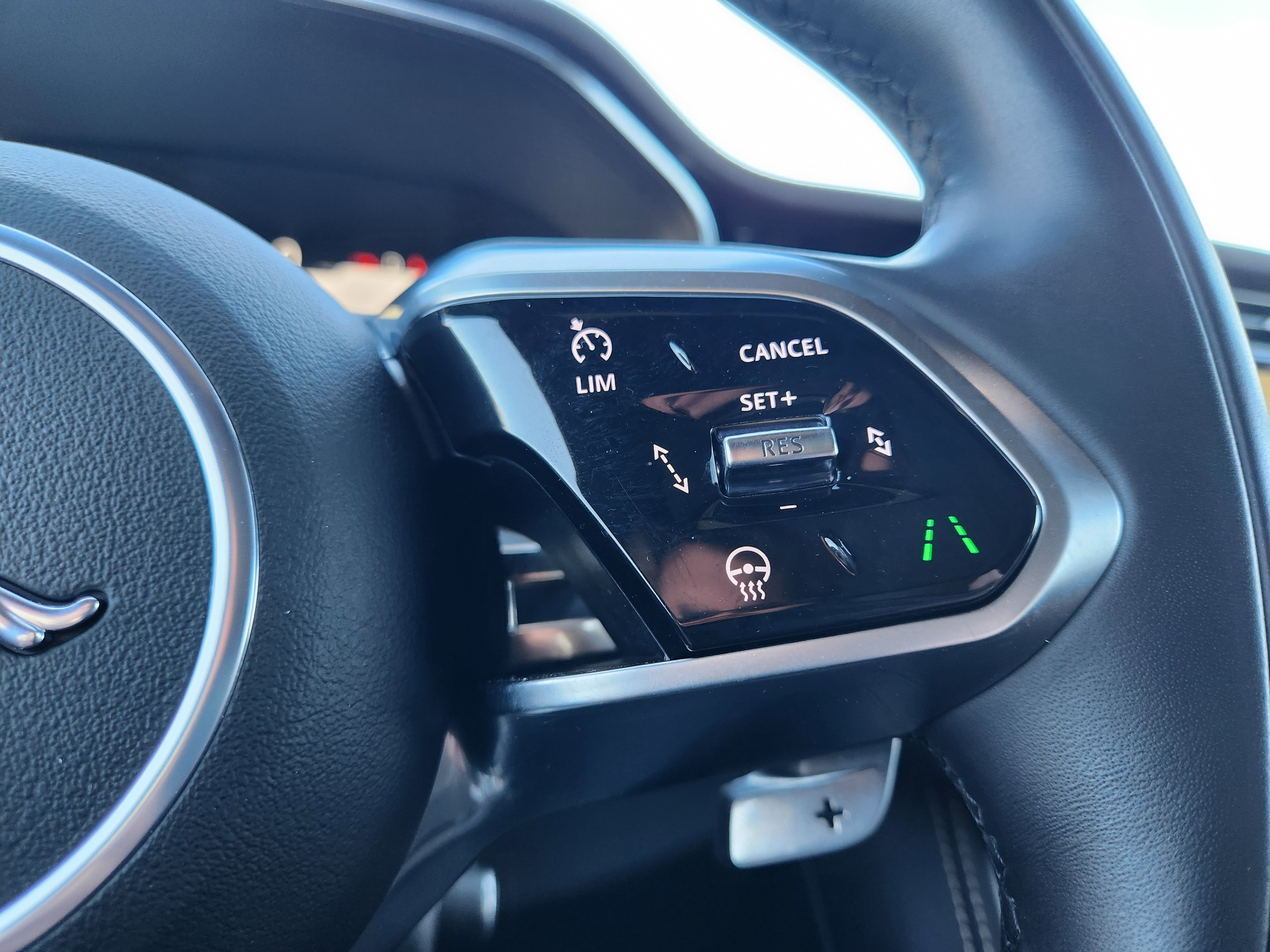 Used 2024 Jaguar F-PACE R-Dynamic S image 31